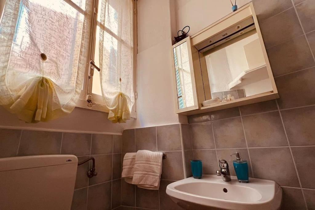 Mini Accommodation In Sanremo Liguria Luaran gambar