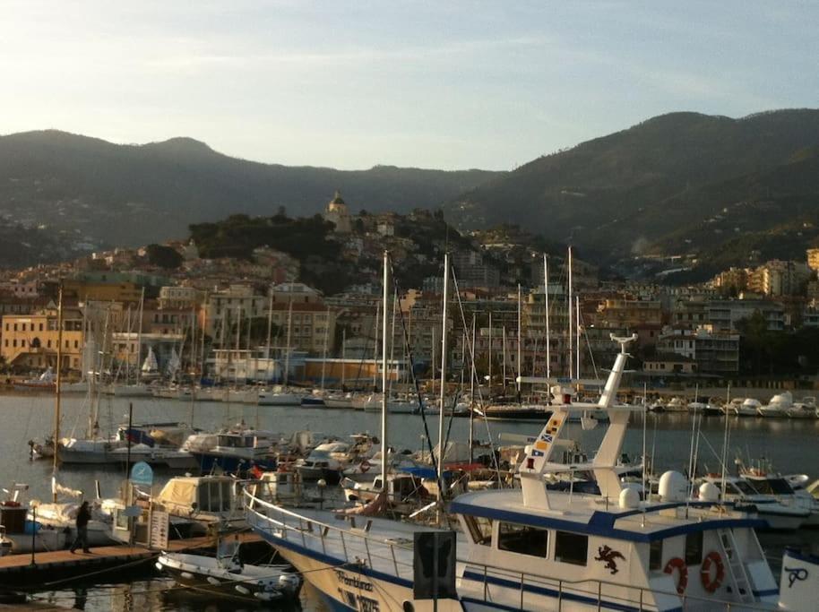 Mini Accommodation In Sanremo Liguria Luaran gambar