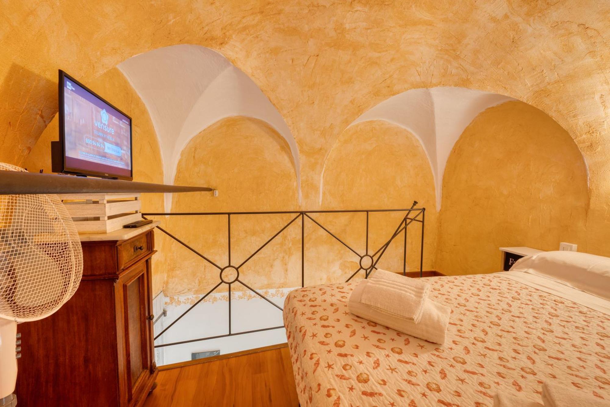Mini Accommodation In Sanremo Liguria Luaran gambar