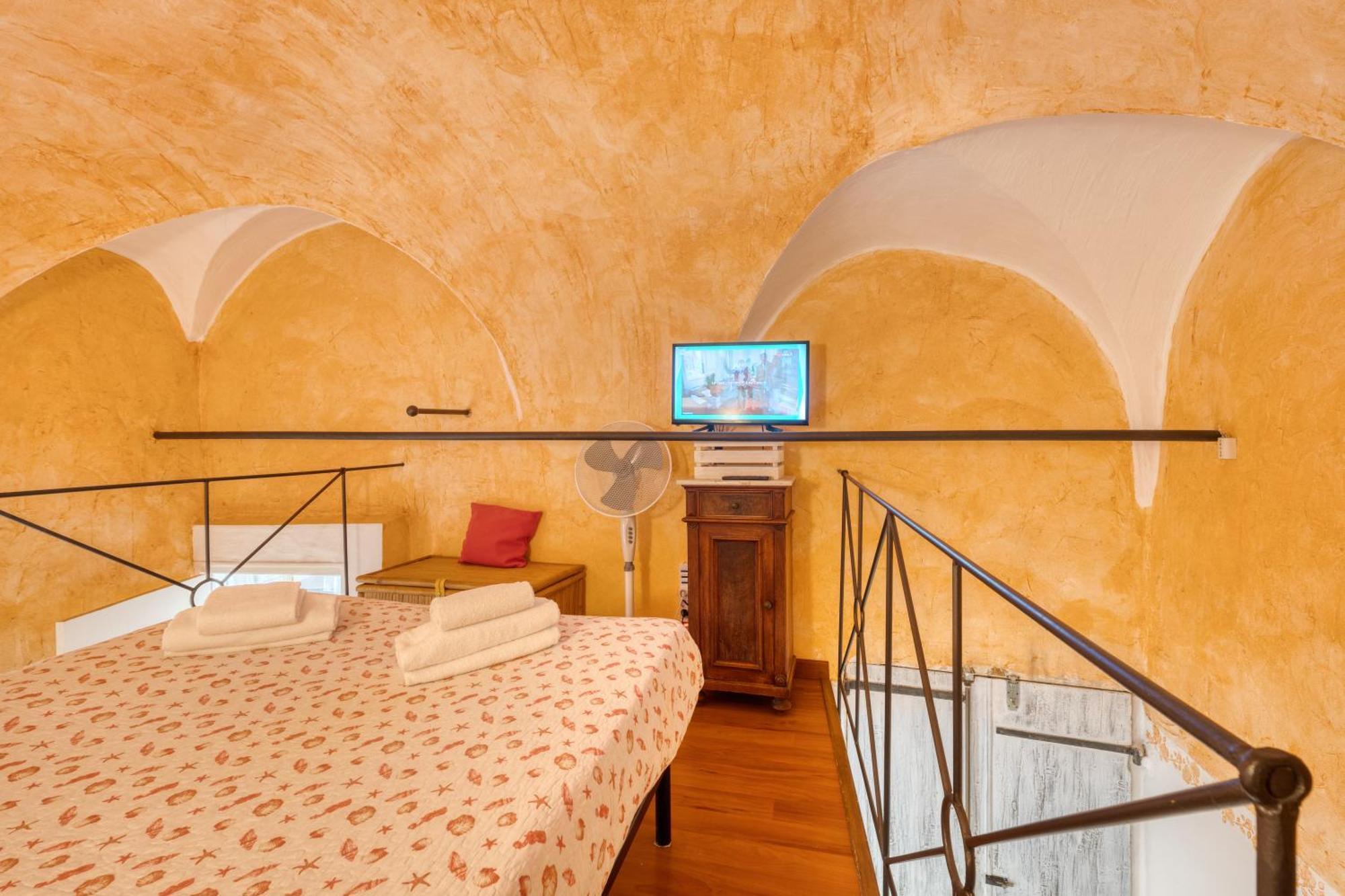 Mini Accommodation In Sanremo Liguria Luaran gambar