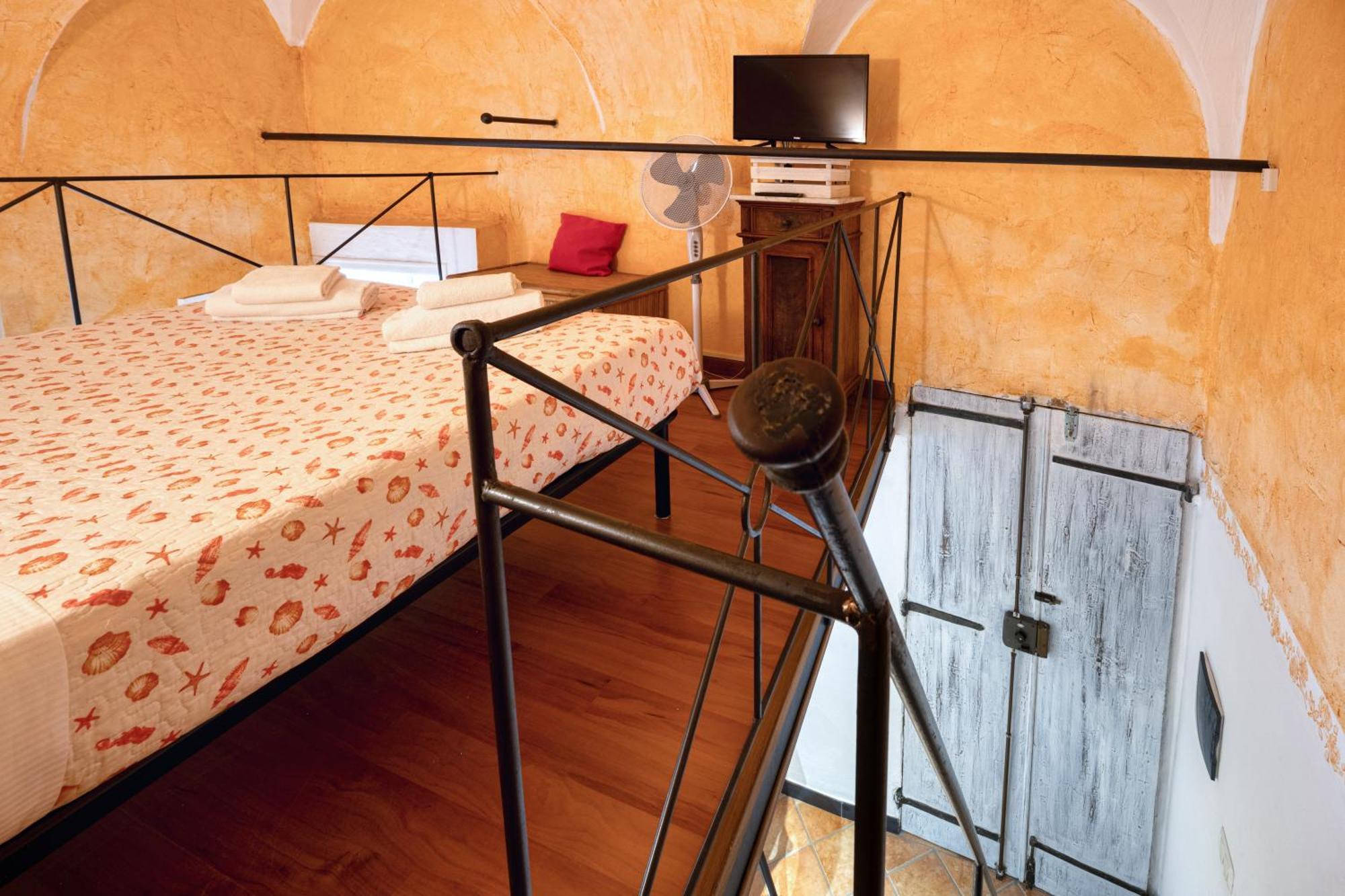 Mini Accommodation In Sanremo Liguria Luaran gambar
